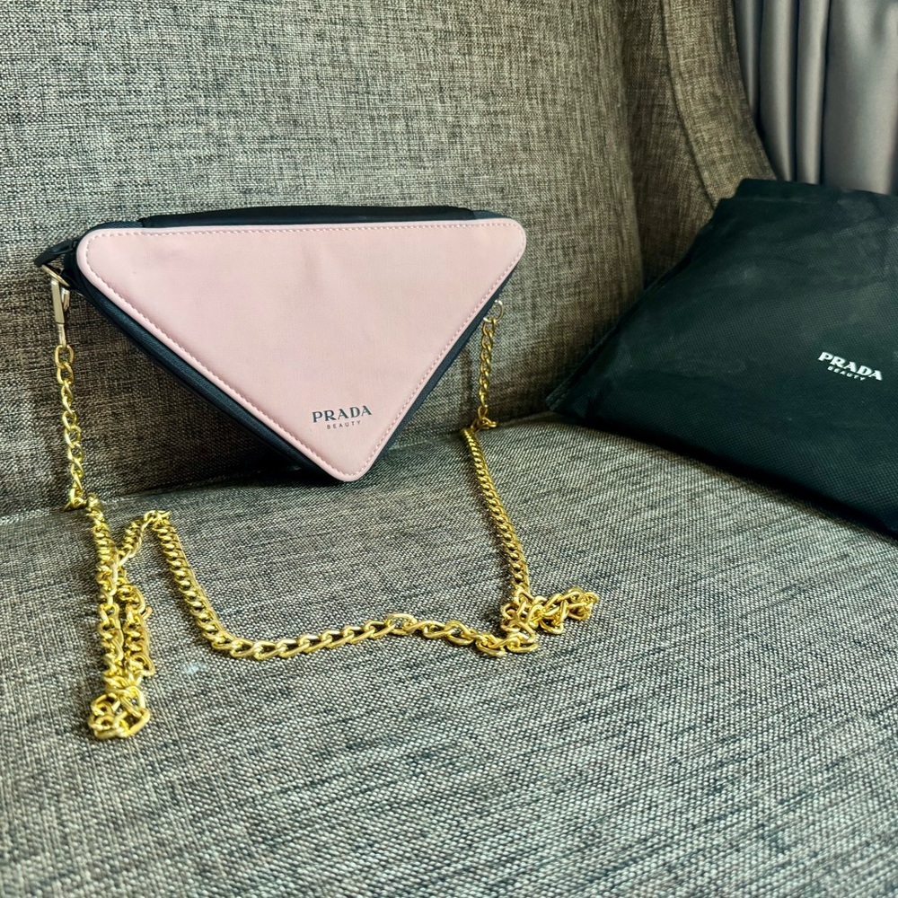 Prada Beauty Pink and Black Triangle Clutch/crossbody With Stunning Gold chain - Picture 8 of 9